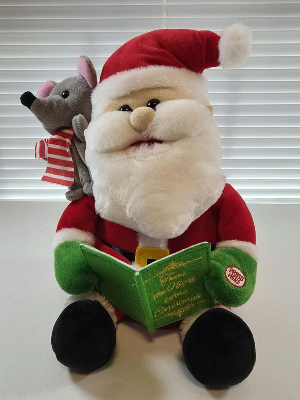 GIGGLES INTERNATIONAL SANTA MOUSE STORY TELLING NIGHT BEFORE CHRISTMAS RETIRED